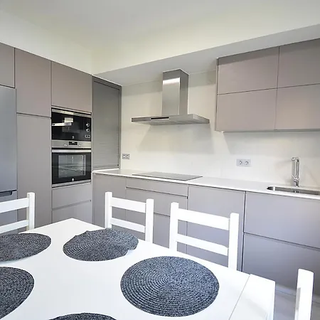 Galihost - En Pleno Centro De Portonovo,