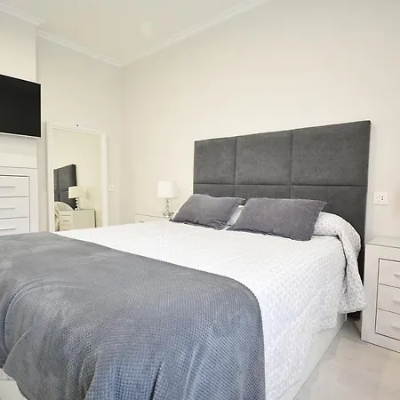 Galihost - Apartamento En Pleno Centro De Portonovo, Apartment